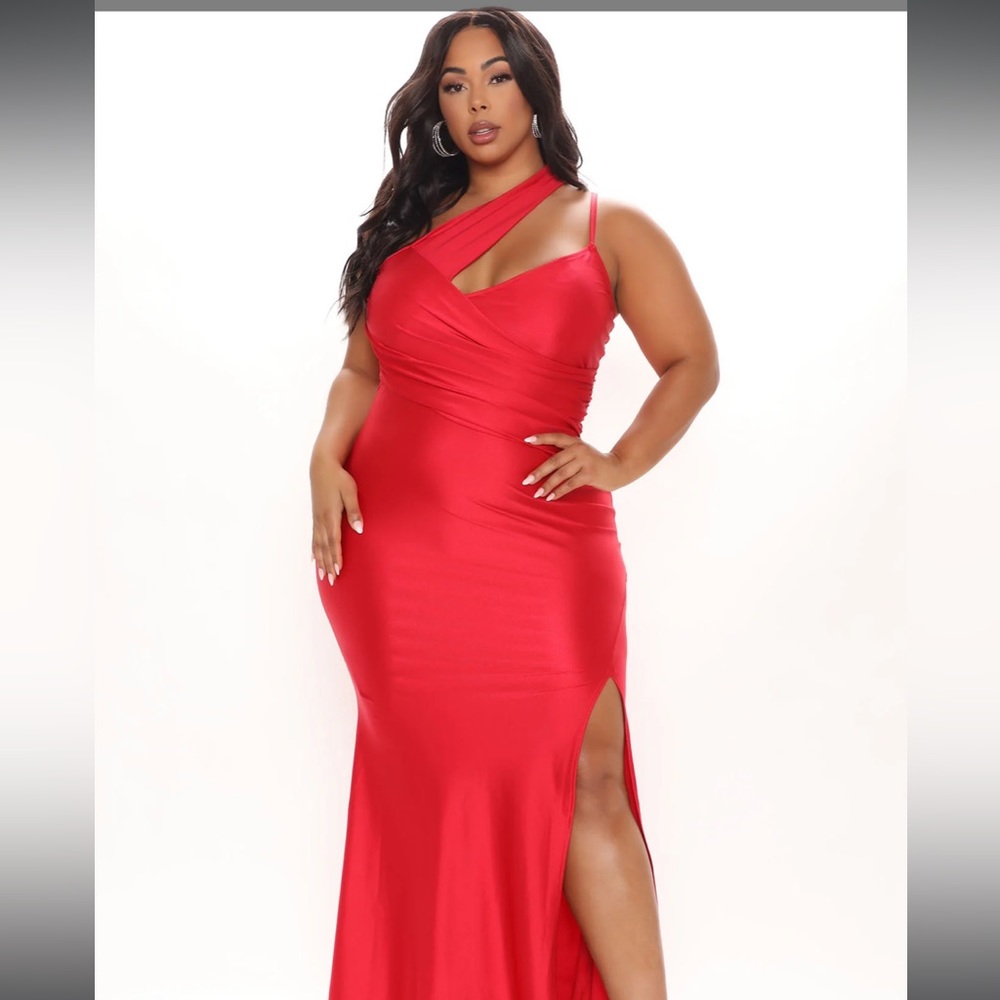 Fashionnova can’t replace you maxi dress size 3x